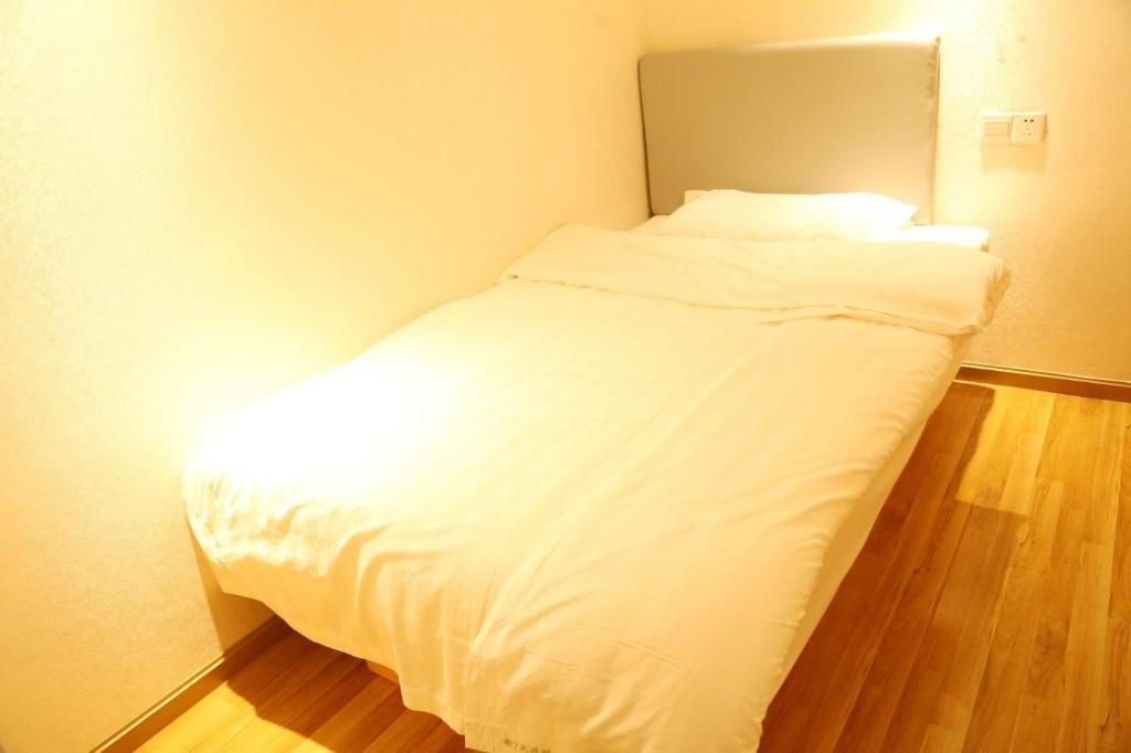 Цзиньэ: 7Days Inn Neijiang Longchang Xinhua Street Branch
