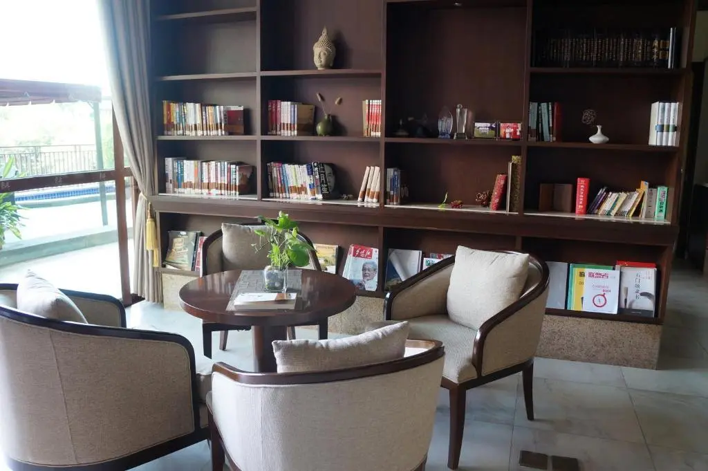 Линшуй: Hainan Qinheyuan Adult Year Club Aparthotel