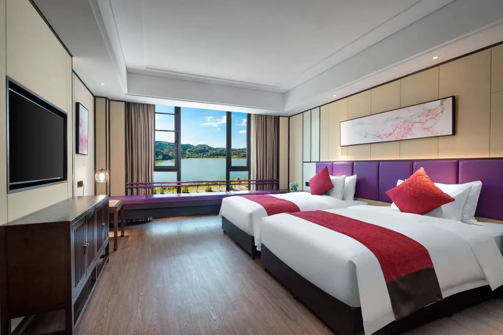 Хуанган: Ramada by Wyndham Yingshan Jiulongwan Resort