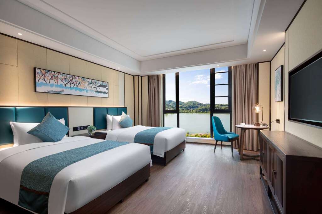Ramada by Wyndham Yingshan Jiulongwan Resort — фото 1