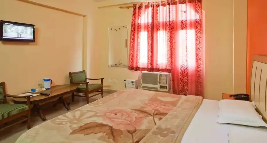 Харидвар: Hotel Suvidha Deluxe And Restaurant