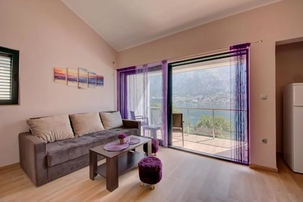 Доброта: Fortress View apartment