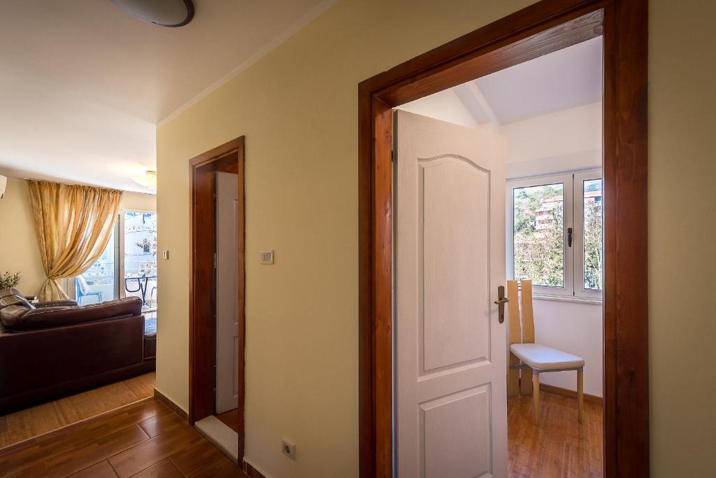 Бечичи: Family apartment in Becici