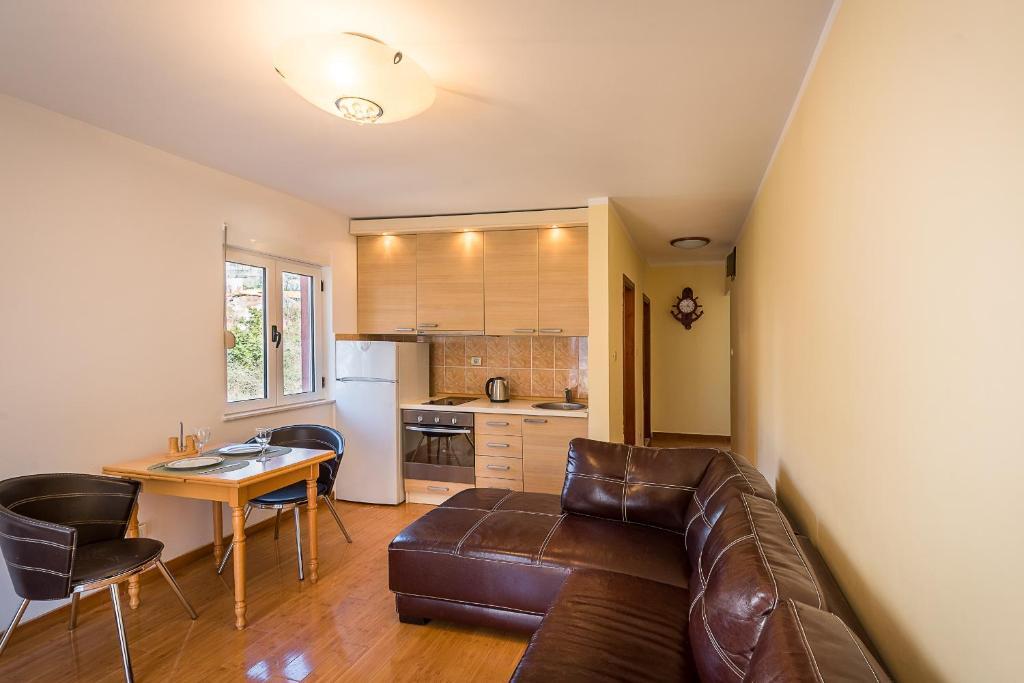 Бечичи: Family apartment in Becici