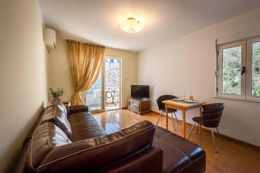 Бечичи: Family apartment in Becici