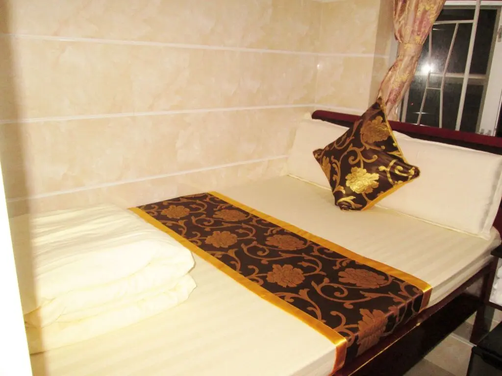 Гонконг: New Peace Guest House - Hong Kong