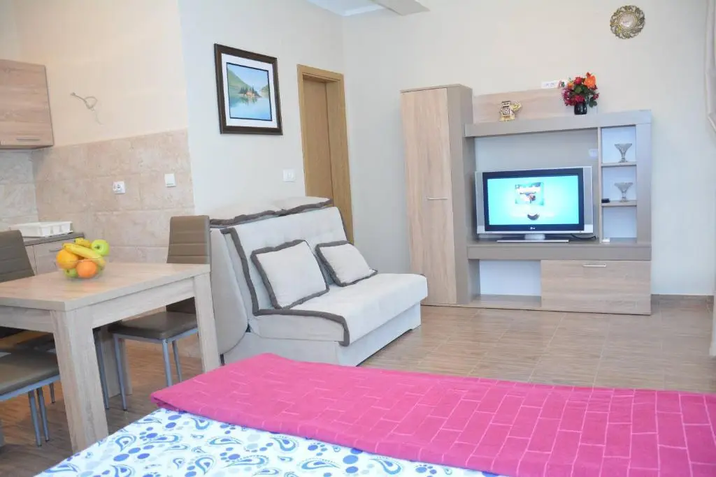 Доброта: Apartments Marash