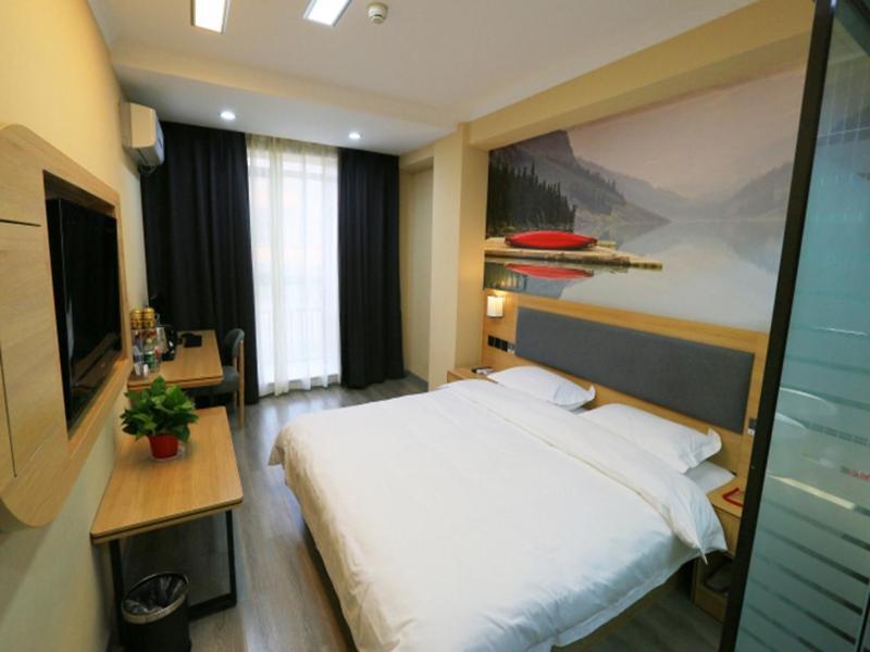 Цзюцюань: Thank Inn Chain Hotel gansu jiuquan suzhou district bell and drum tower