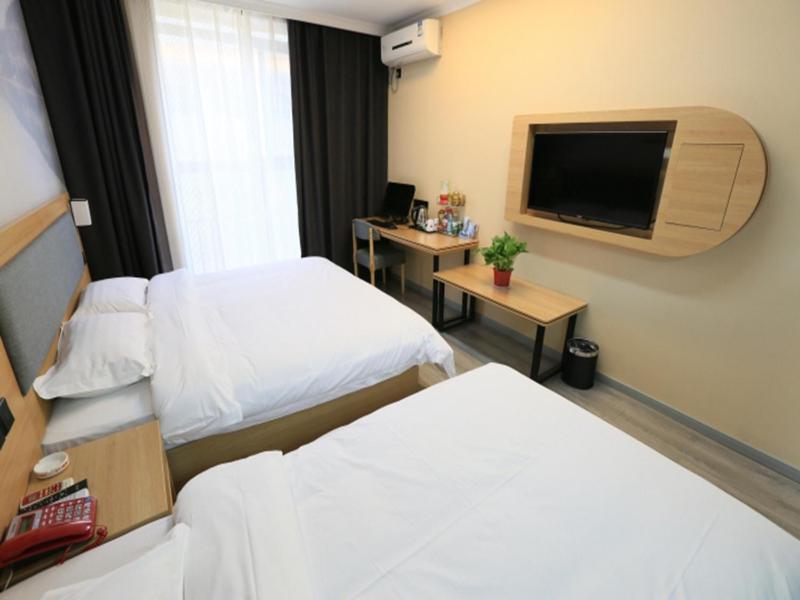 Цзюцюань: Thank Inn Chain Hotel gansu jiuquan suzhou district bell and drum tower
