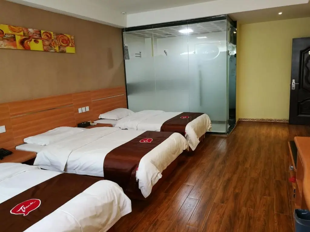 Аньшунь: Thank Inn Chain Hotel guizhou anshun huangguoshu scenic area
