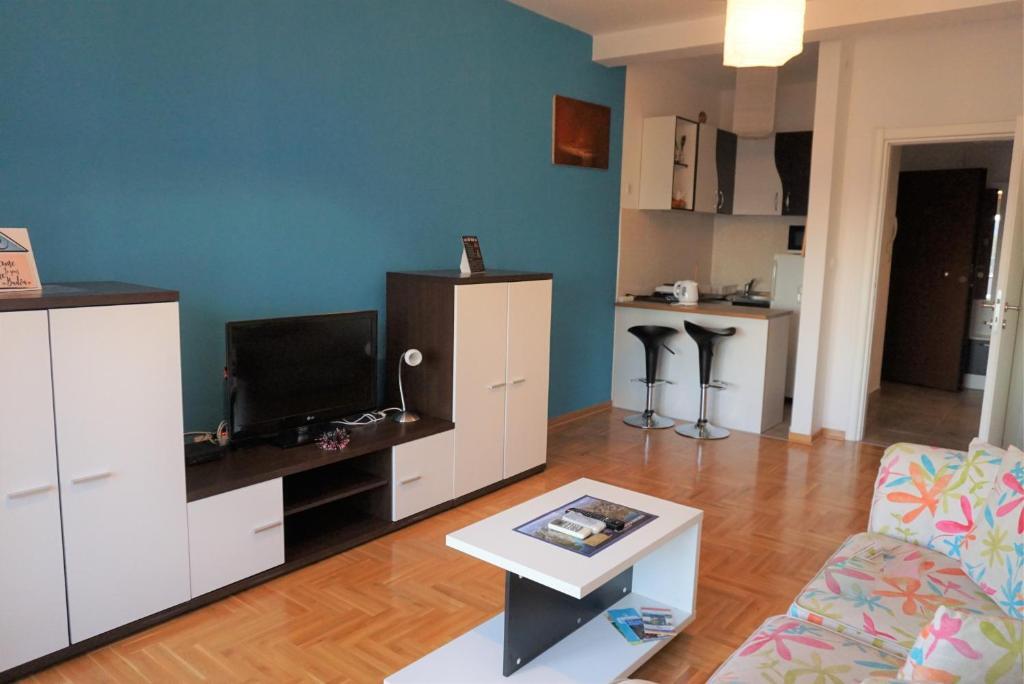 Будва: One bedroom apartment with sea view in Budva