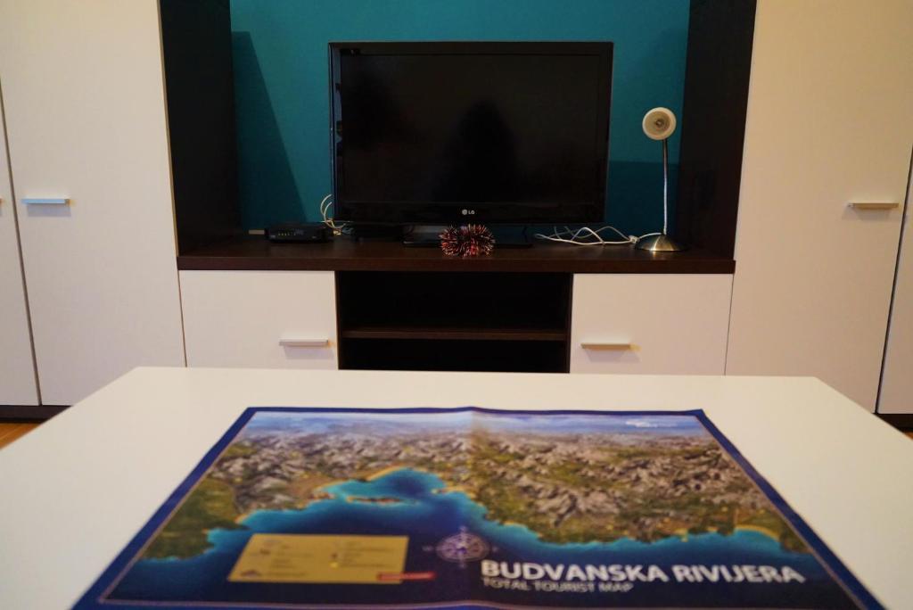 Будва: One bedroom apartment with sea view in Budva