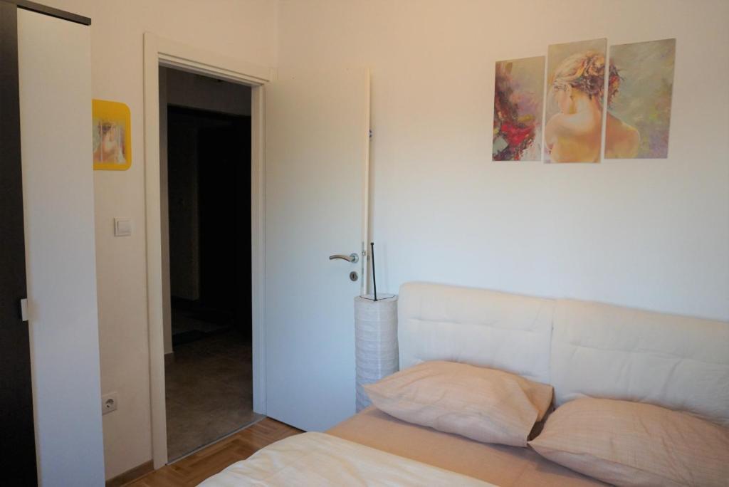 Будва: One bedroom apartment with sea view in Budva