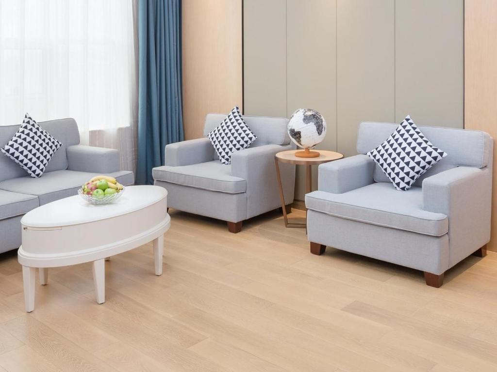 Шэньчжэнь: Shenzhen Universide-Senter＆BaoHe Road Kyriad Marvelous Hotel