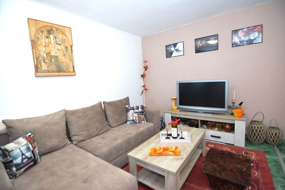 Повия: Holiday Homes & Bungalows Povija
