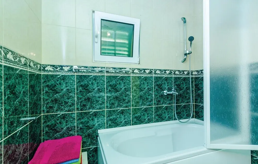 Херцег-Нови: Awesome Home in Herceg Novi With Wifi and 3 Bedrooms