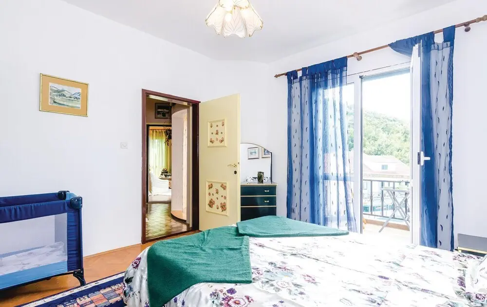 Херцег-Нови: Awesome Home in Herceg Novi With Wifi and 3 Bedrooms