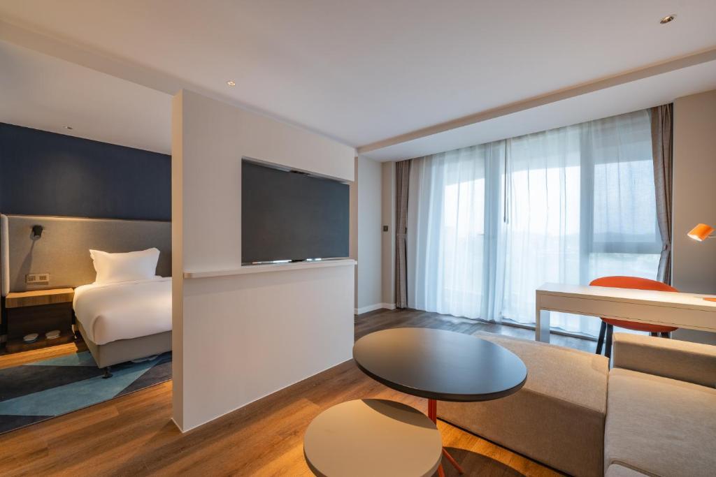 Хулудао: Holiday Inn Express Huludao Seaview, an IHG Hotel