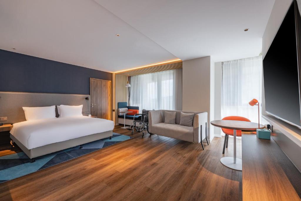 Хулудао: Holiday Inn Express Huludao Seaview, an IHG Hotel