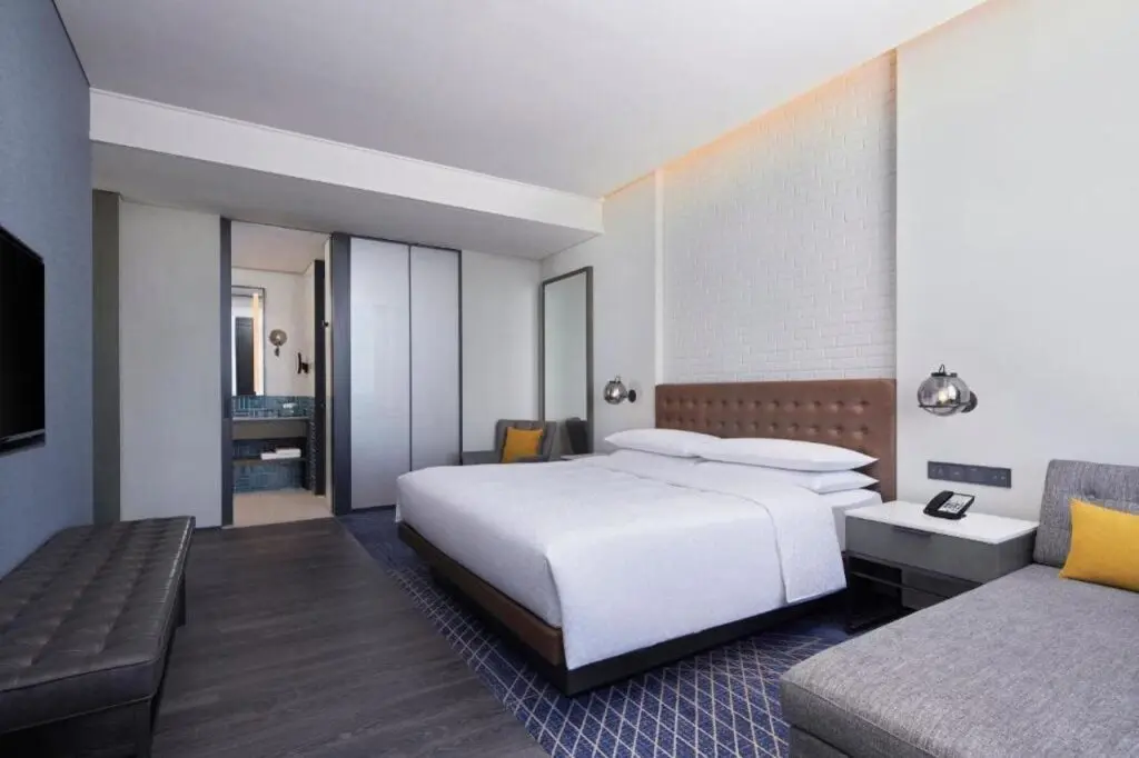 Тяньцзинь: Four Points By Sheraton Tianjin National Convention And Exhibition Center