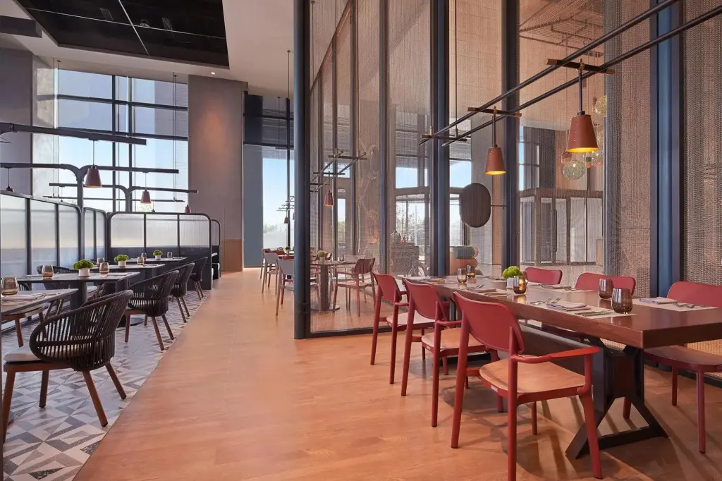 Тяньцзинь: Four Points By Sheraton Tianjin National Convention And Exhibition Center