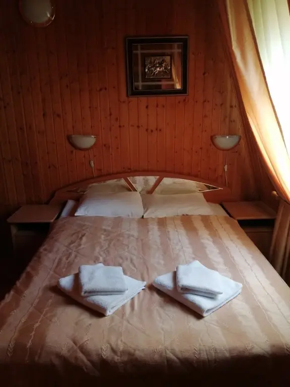 Рыбачий: Traktir Hotel
