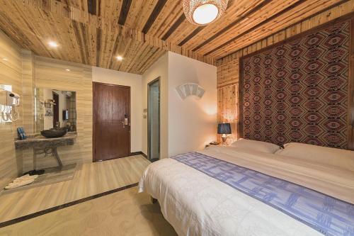 Чжанцзяцзе: Literary Paradise Guesthouse
