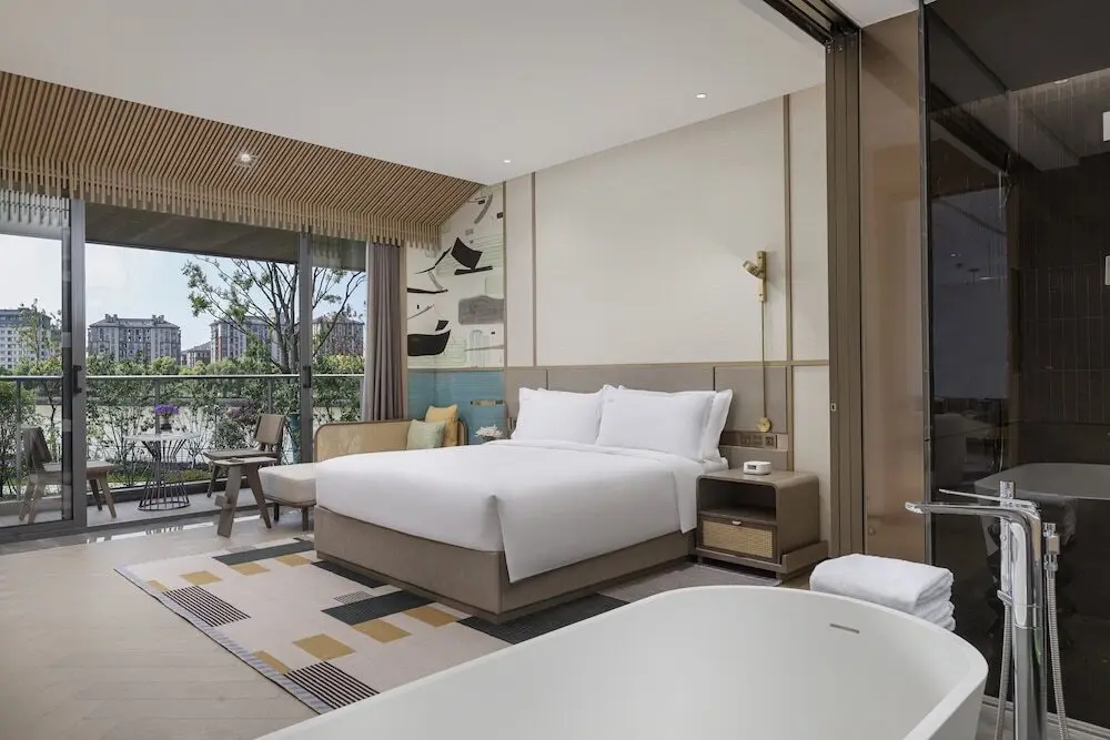 Хучжоу: Holiday Inn Deqing Xinshi Ancient Town, an IHG Hotel
