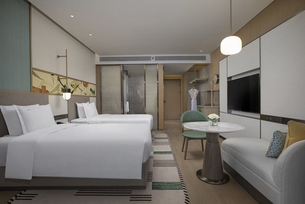 Хучжоу: Holiday Inn Deqing Xinshi Ancient Town, an IHG Hotel