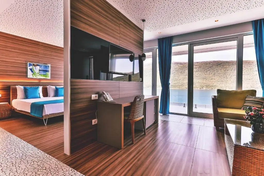 Кумбор: Отель Carine Kumbor Superior