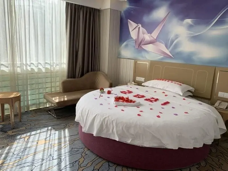 Шэньчжэнь: GT Alliance Shenzhen Luohu District Shui Bei Jewel