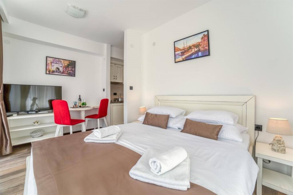 Доброта: Casa Nuova
