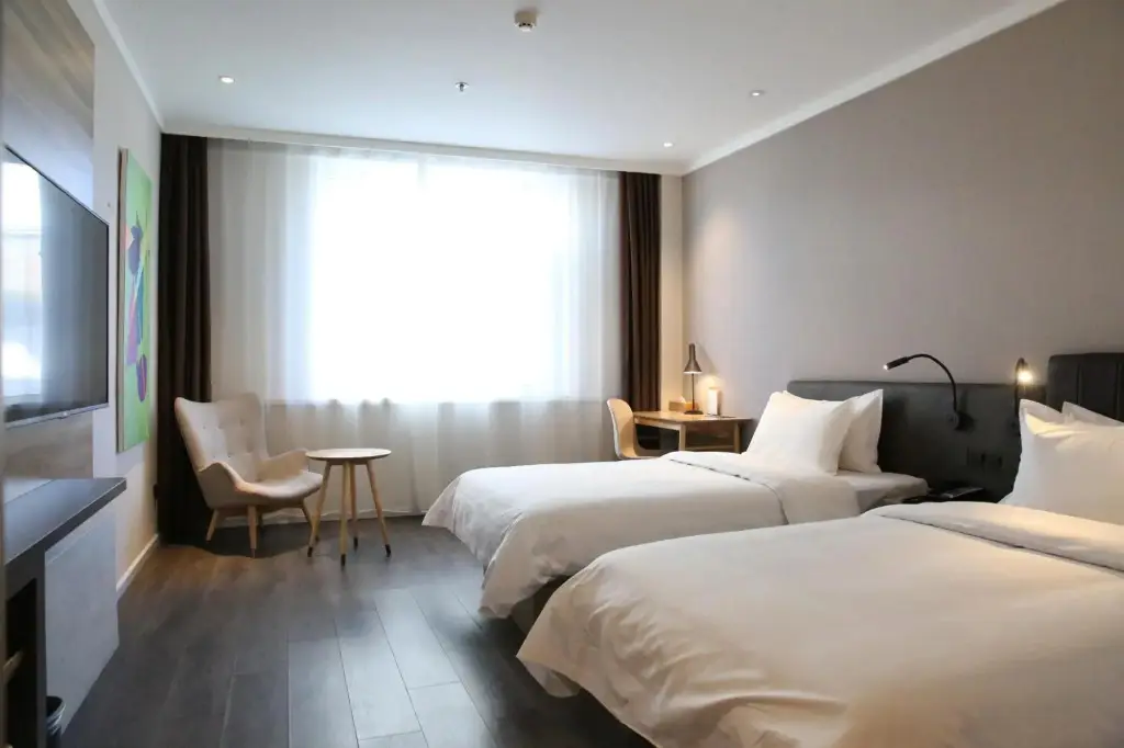 Hanting Premium Hotel Changchun High-tech Zone Silicon Valley Avenue — фото 1