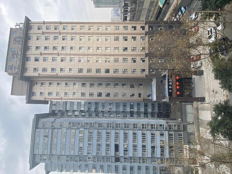Чэнду: Ji Hotel (Chengdu Huaxi Renmin South Road)