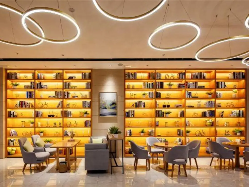Home Plus Hotel (Chengdu Shuangliu International Airport) — фото 1