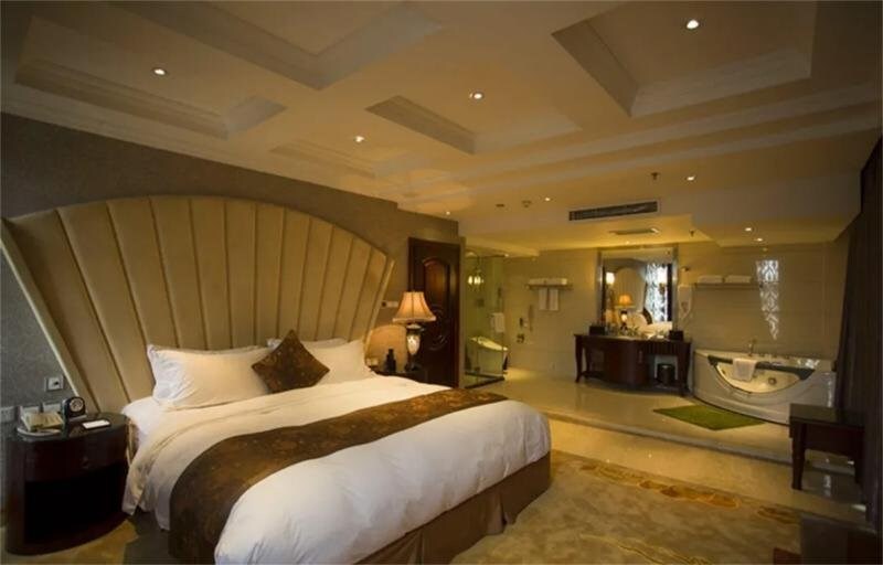 Jinlong Holiday Hotel — фото 1