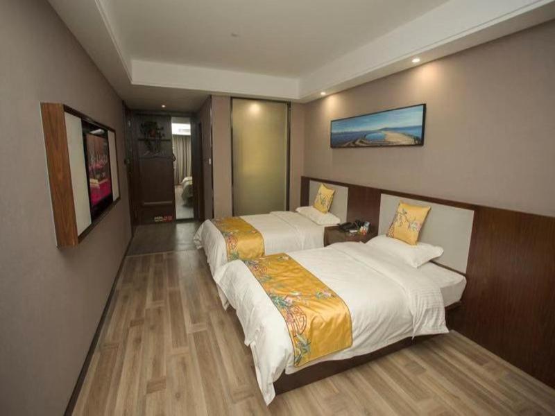 Фуян: Shell Fuyang South Bus Station Wanda Plaza Hotel