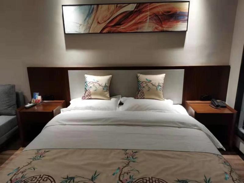 Фуян: Shell Fuyang South Bus Station Wanda Plaza Hotel