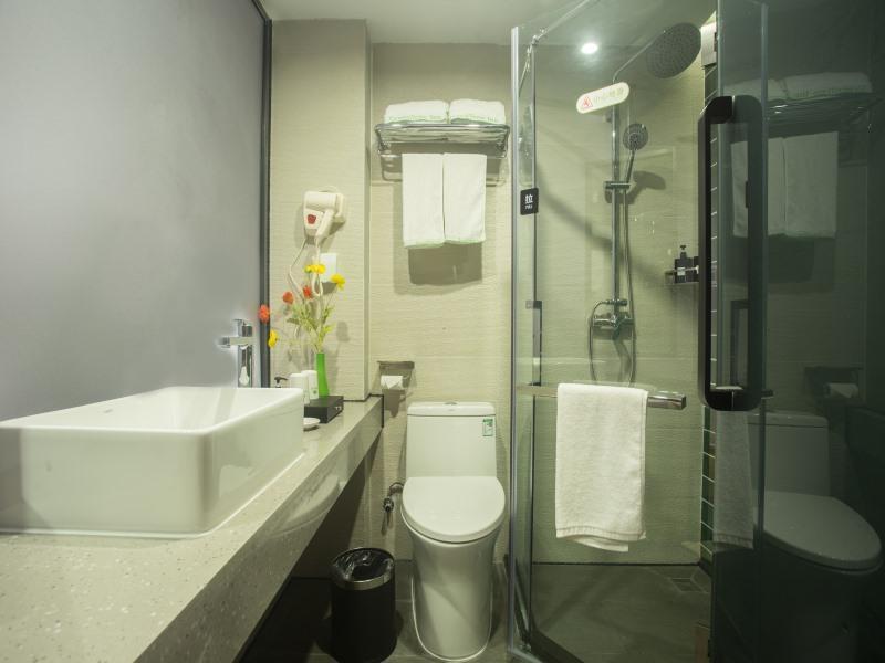 Хайкоу: GreenTree Inn Express Hainan Haikou Haixiu Zhong Road