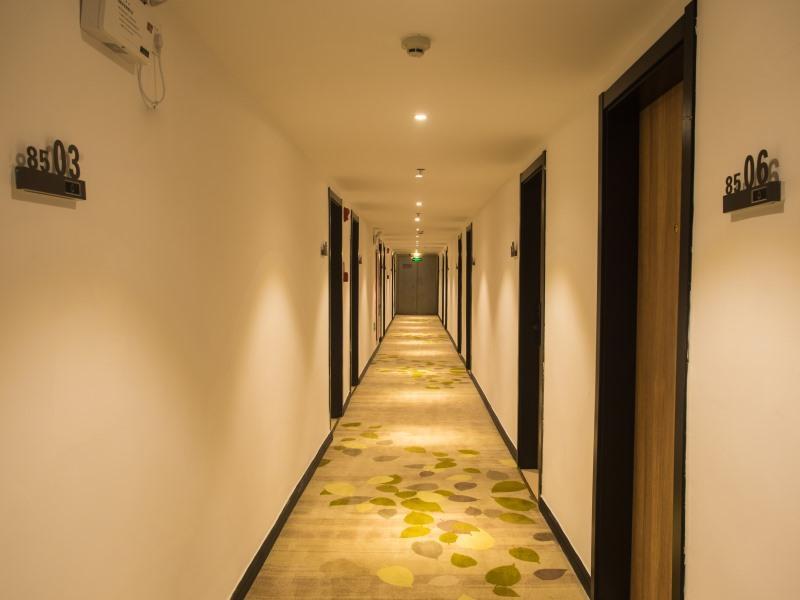 Хайкоу: GreenTree Inn Express Hainan Haikou Haixiu Zhong Road
