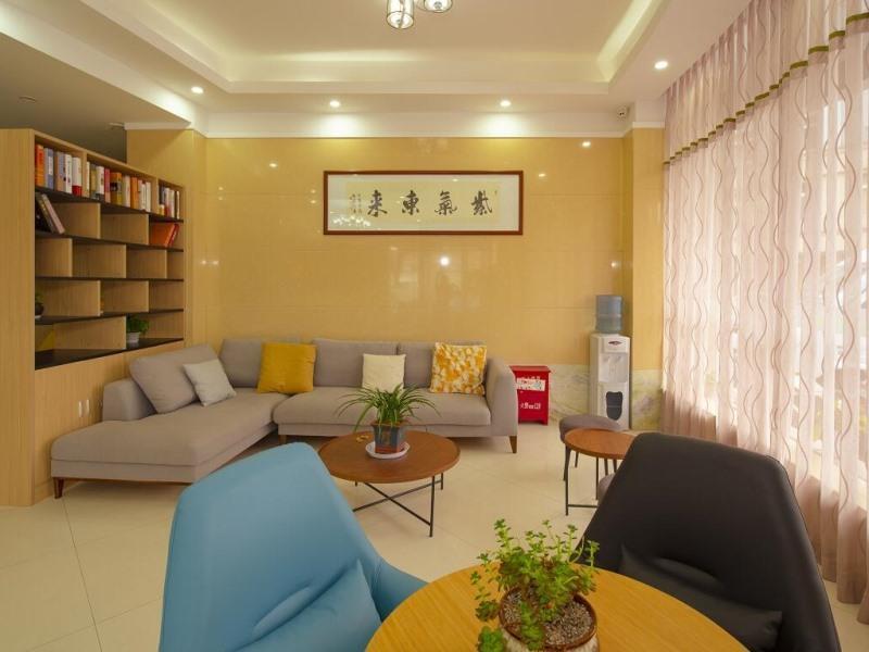 Ханчжоу: Vatica Hangzhou Linan Qianwang Street Hotel