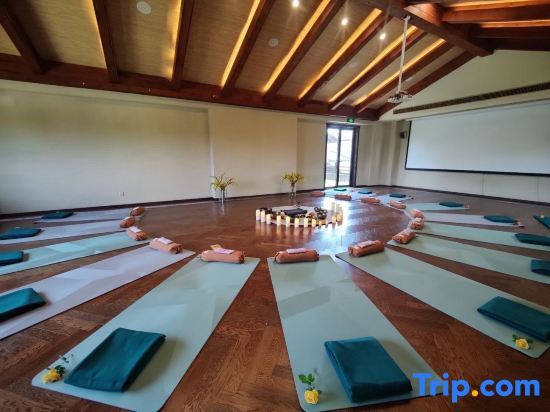 Цзясинь: Blossom Hill Yuejingzhuang Hotel