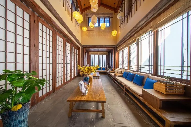 Цзясинь: Blossom Hill Yuejingzhuang Hotel