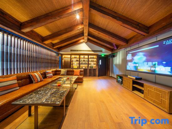 Цзясинь: Blossom Hill Yuejingzhuang Hotel