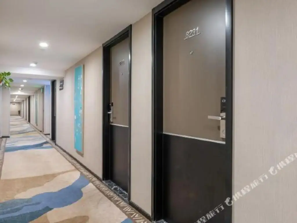 Цзинань: Hanting Hotel (Jinan west station west square store)