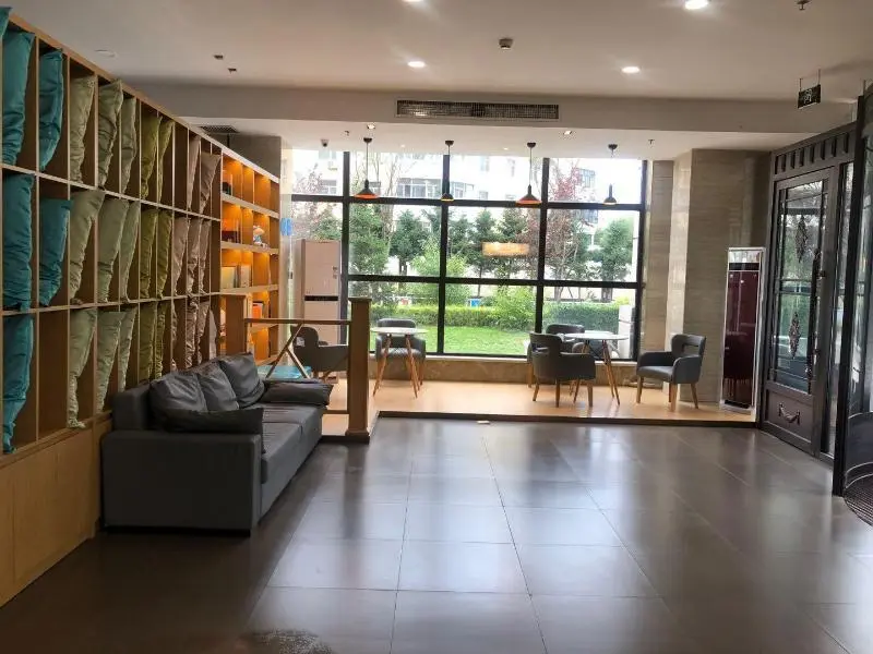 Чанчунь: Hanting Hotel Faw Changchun West Railway Station
