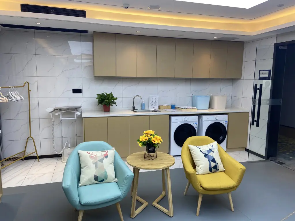 Нанкин: Starway Hotel Nanjing Jingwu Road Hongyang Home City