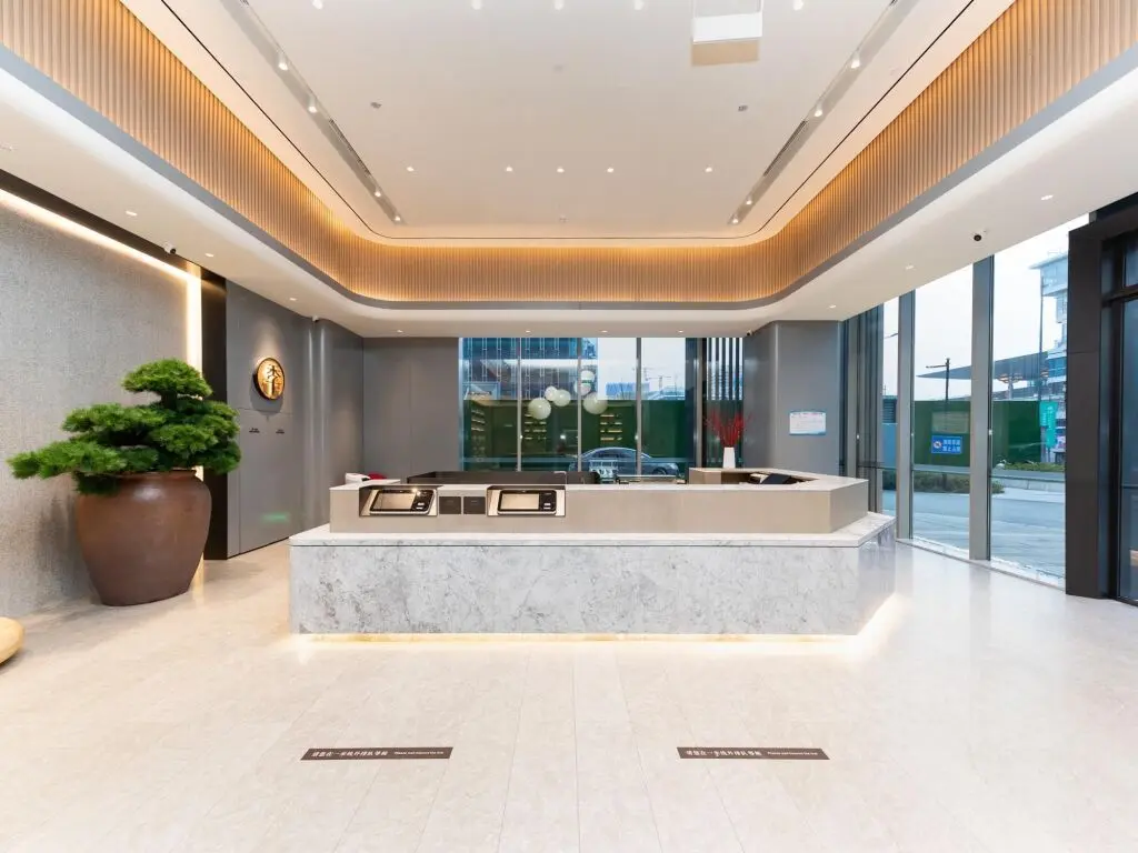 Нанкин: Ji Hotel Nanjing South Railway Station Square