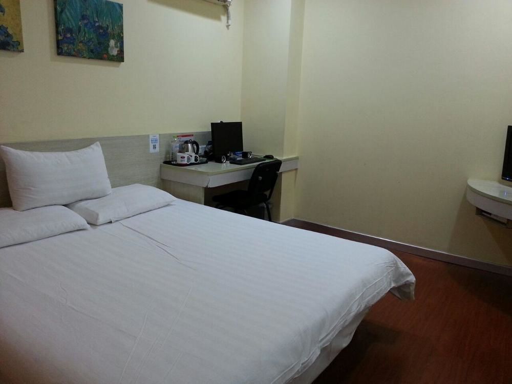 Нанкин: Hanting Premium Hotel Nanjing Ming Palace Ruijin Road