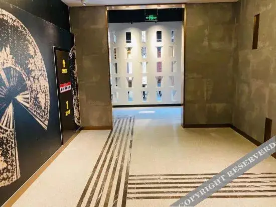 Наньтун: Jinjiang Metropolo (Langshan Scenic Spot hotel of Nantong University)